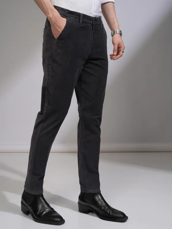 Highlander Men Charcoal Slim Fit Solid Casual Trouser