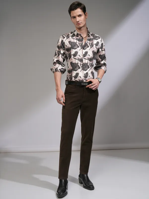 Highlander Men Coffee Brown Slim Fit Solid Casual Trouser