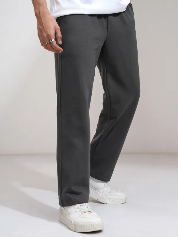 Highlander Men Grey Straight Fit Solid Casual Trouser