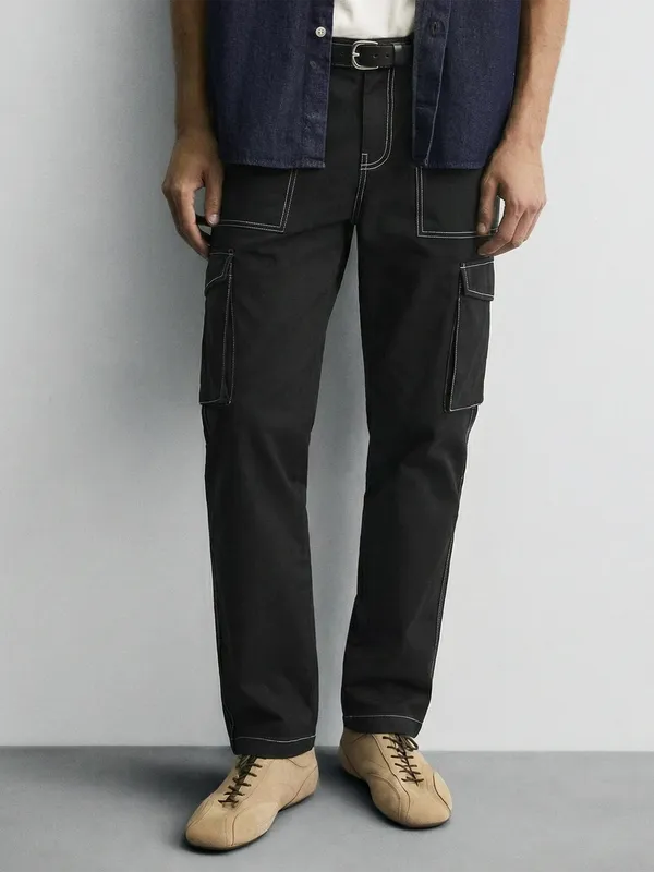 Highlander Men Black Straight Fit Solid Cargo