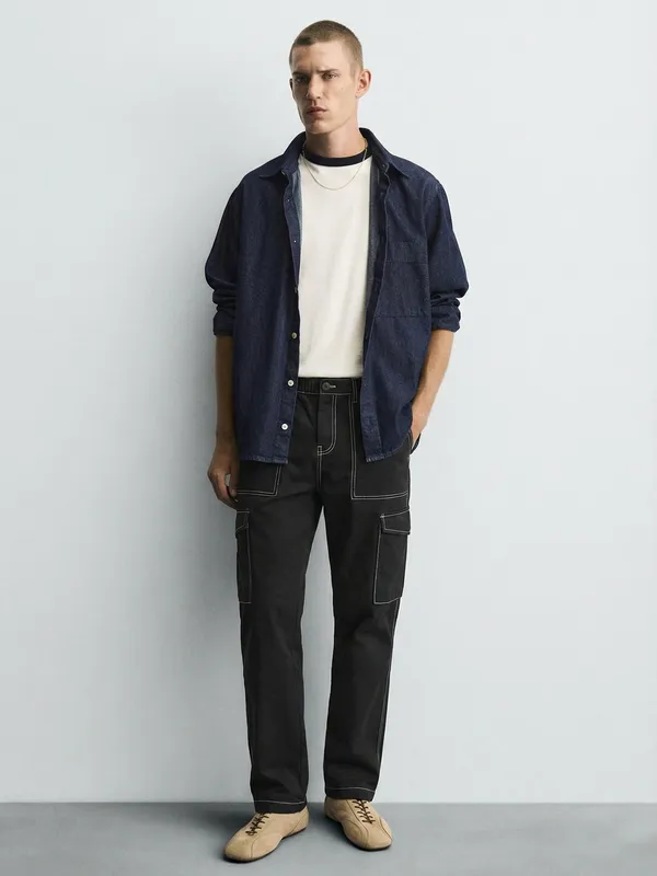 Highlander Men Black Straight Fit Solid Cargo