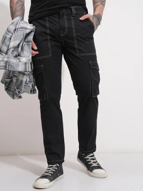 Highlander Men Black Straight Fit Solid Cargo