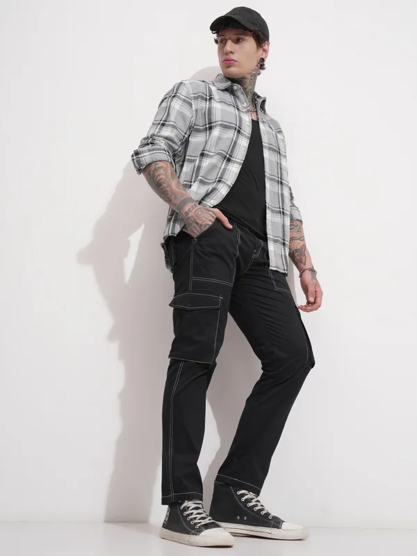 Highlander Men Black Straight Fit Solid Cargo