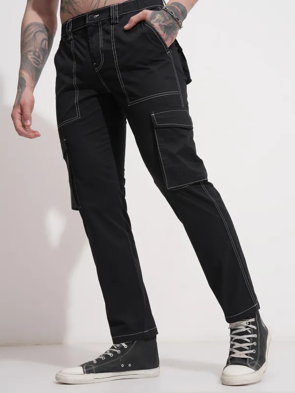Highlander Men Black Straight Fit Solid Cargo