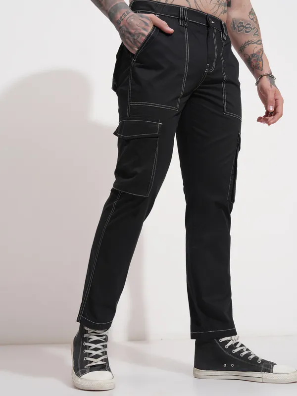 Highlander Men Black Straight Fit Solid Cargo