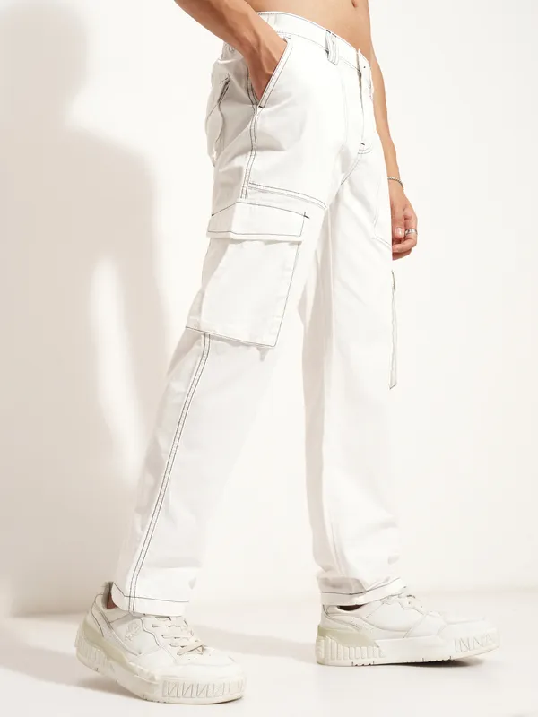 Highlander Men White Straight Fit Solid Cargo