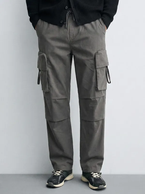 Highlander Men Grey Straight Fit Solid Cargo
