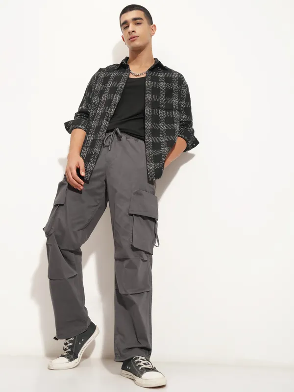 Highlander Men Grey Straight Fit Solid Cargo