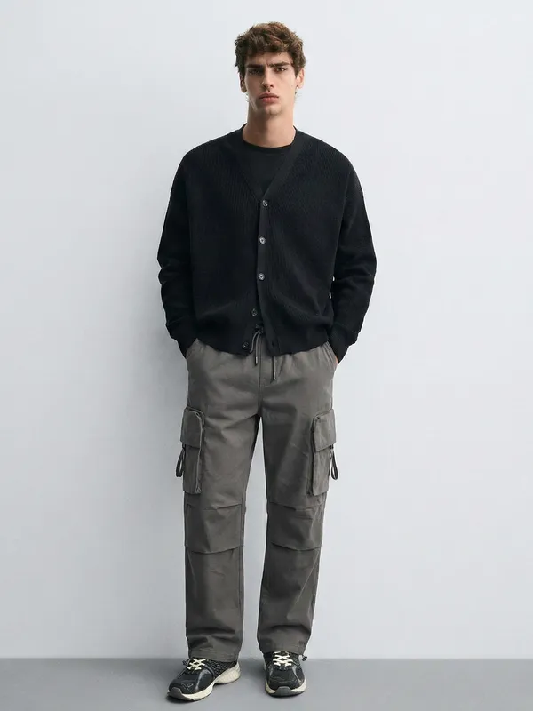 Highlander Men Grey Straight Fit Solid Cargo