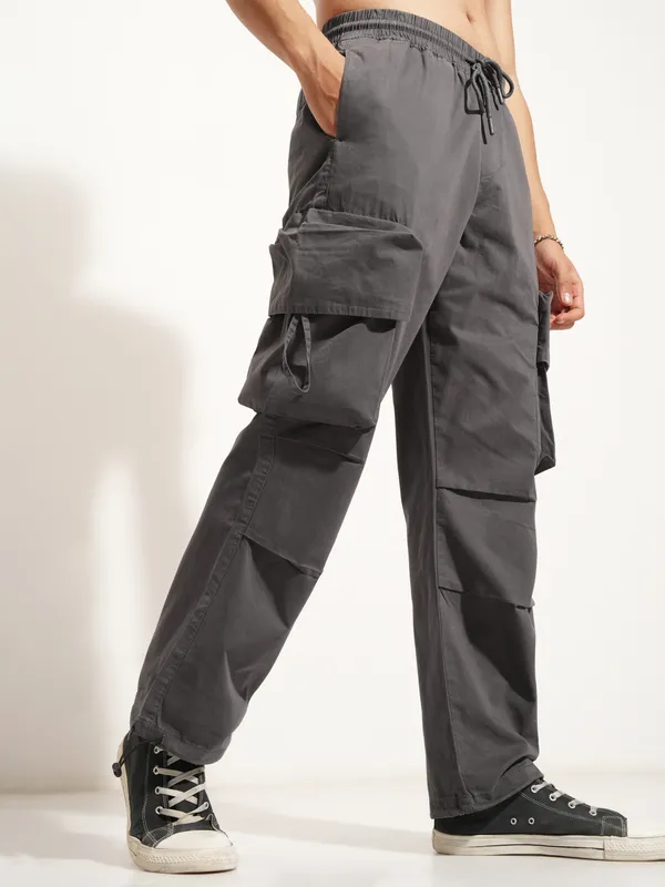 Highlander Men Grey Straight Fit Solid Cargo