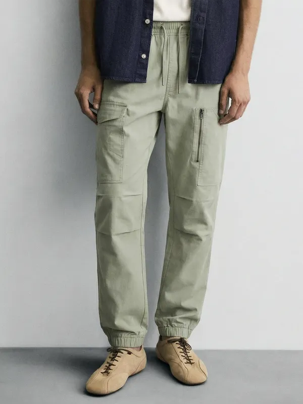 Highlander Men Grey Straight Fit Solid Joggers