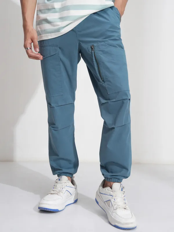 Highlander Men Blue Straight Fit Solid Cargos