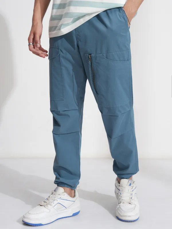 Highlander Men Blue Straight Fit Solid Cargos