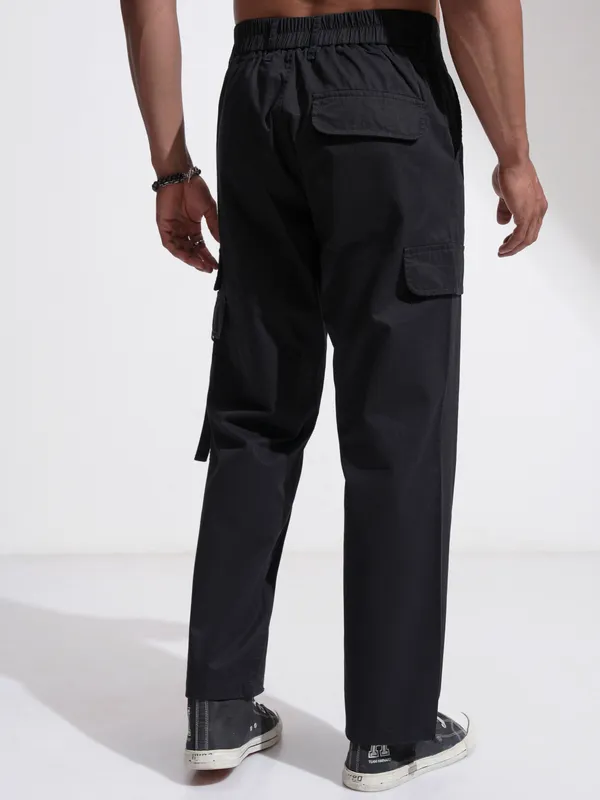 Highlander Men Black Straight Fit Solid Cargos