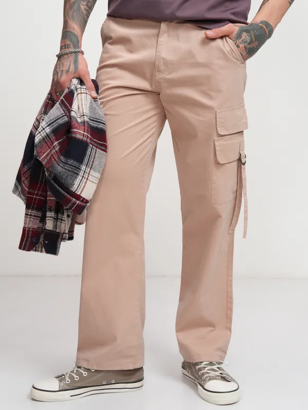 Highlander Men Rose Straight Fit Solid Cargos
