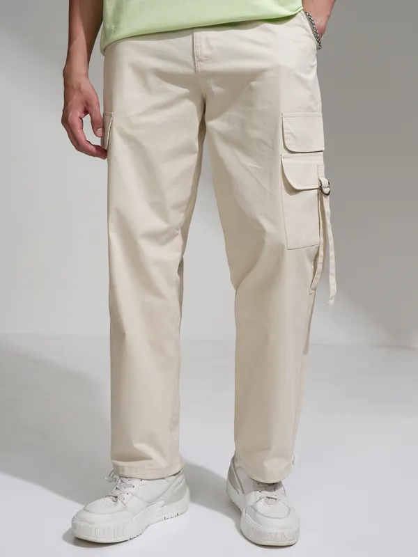 Highlander Men Beige Straight Fit Solid Cargos
