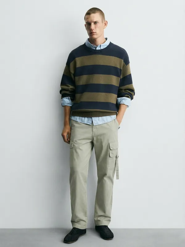 Highlander Men Green Straight Fit Solid Cargo