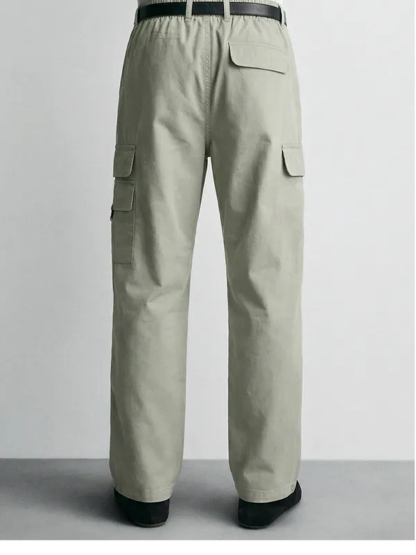 Highlander Men Green Straight Fit Solid Cargo