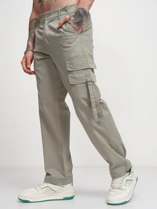 Highlander Men Green Straight Fit Solid Cargos