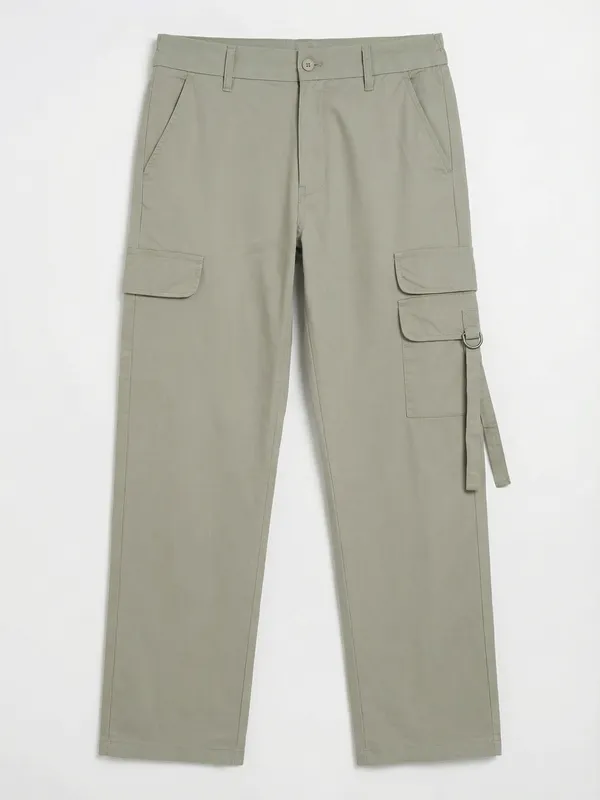 Highlander Men Green Straight Fit Solid Cargo