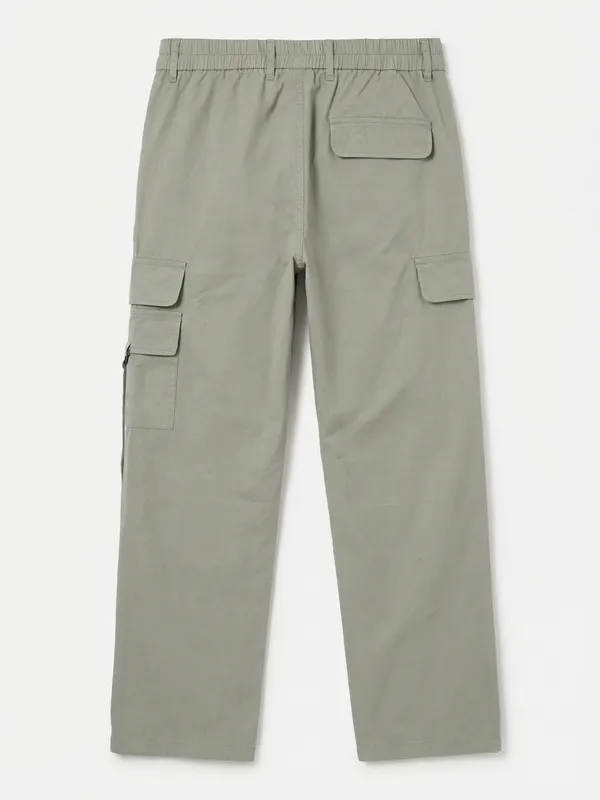Highlander Men Green Straight Fit Solid Cargo