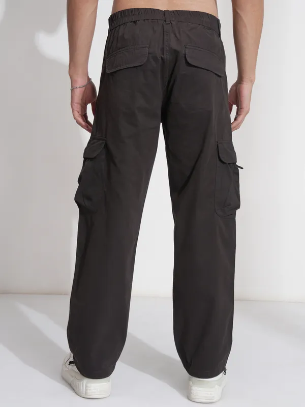 Highlander Men Black Straight Fit Solid Cargos