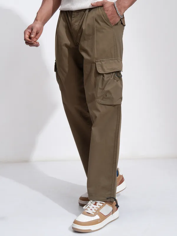 Highlander Men Brown Straight Fit Solid Cargos