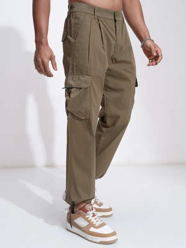 Highlander Men Brown Straight Fit Solid Cargos