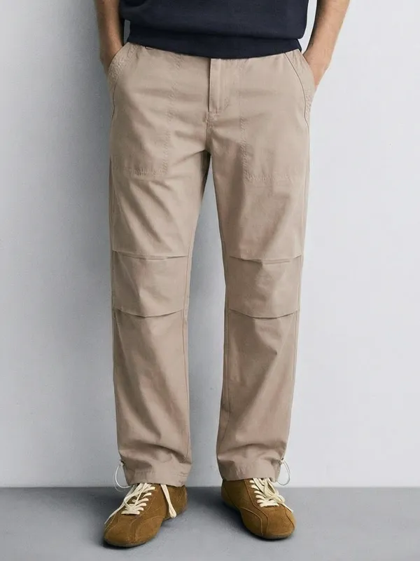 Highlander Men Rose Gold Straight Fit Solid Casual Trouser