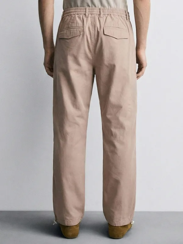 Highlander Men Rose Gold Straight Fit Solid Casual Trouser