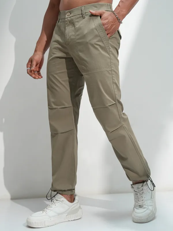 Highlander Men Green Solid Straight Fit Wide Leg