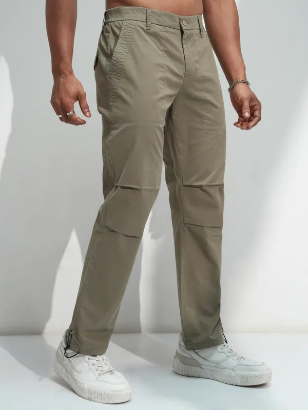 Highlander Men Green Solid Straight Fit Wide Leg