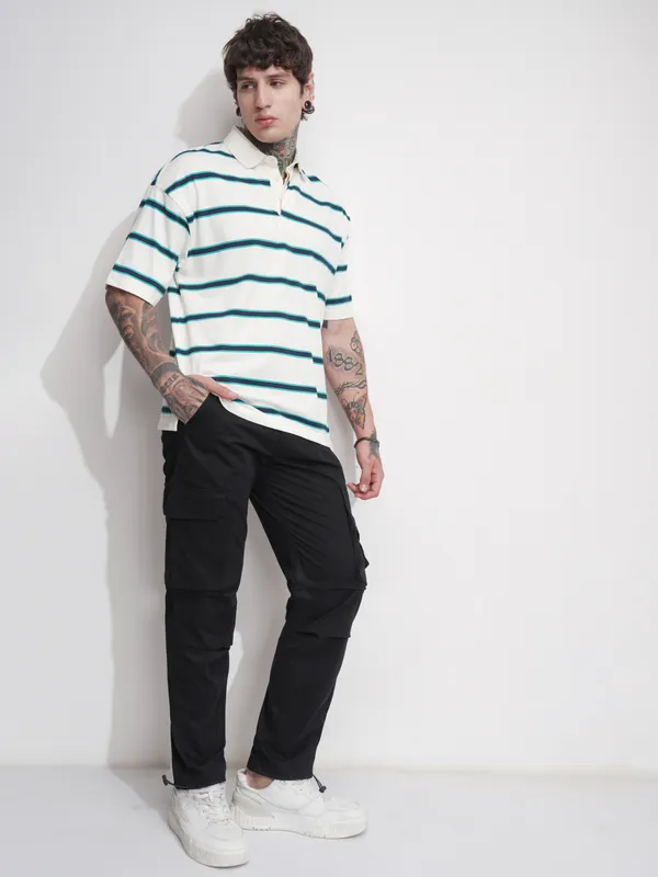 Highlander Men Black Straight Fit Solid Cargos
