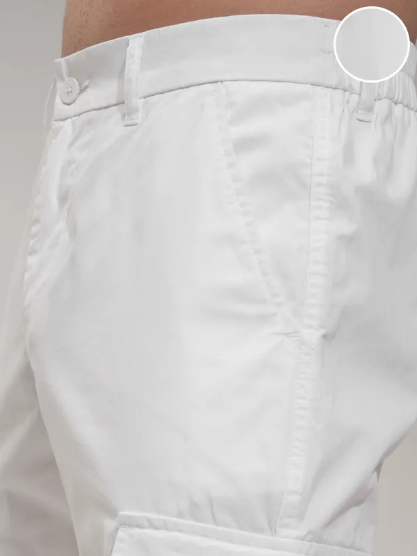 Highlander Men White Straight Fit Solid Cargos