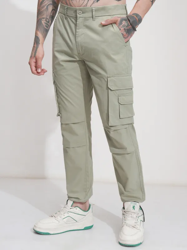 Highlander Men Green Straight Fit Solid Cargos