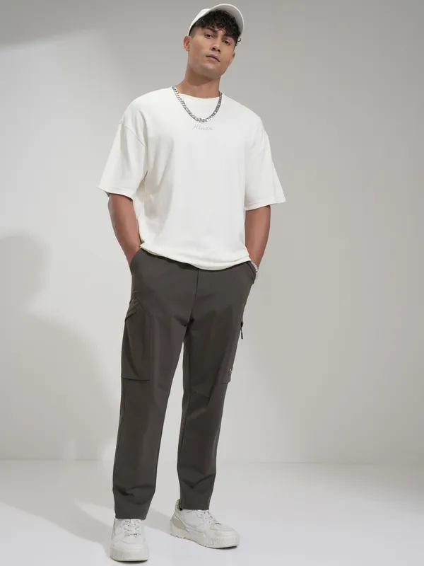 Highlander Men Olive Slim Fit Solid Joggers