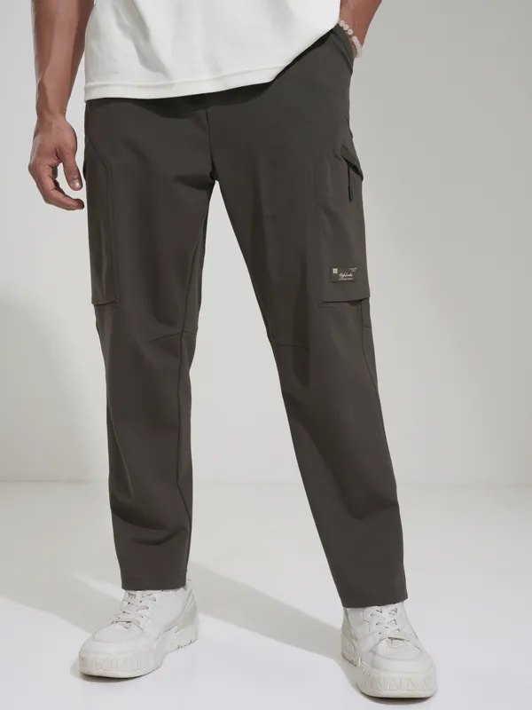 Highlander Men Olive Slim Fit Solid Joggers