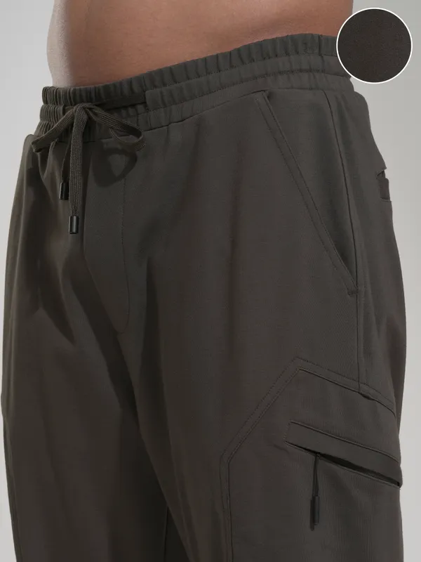Highlander Men Olive Slim Fit Solid Joggers