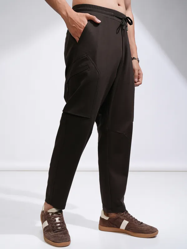 Highlander Men Brown Tapered Fit Solid Joggers