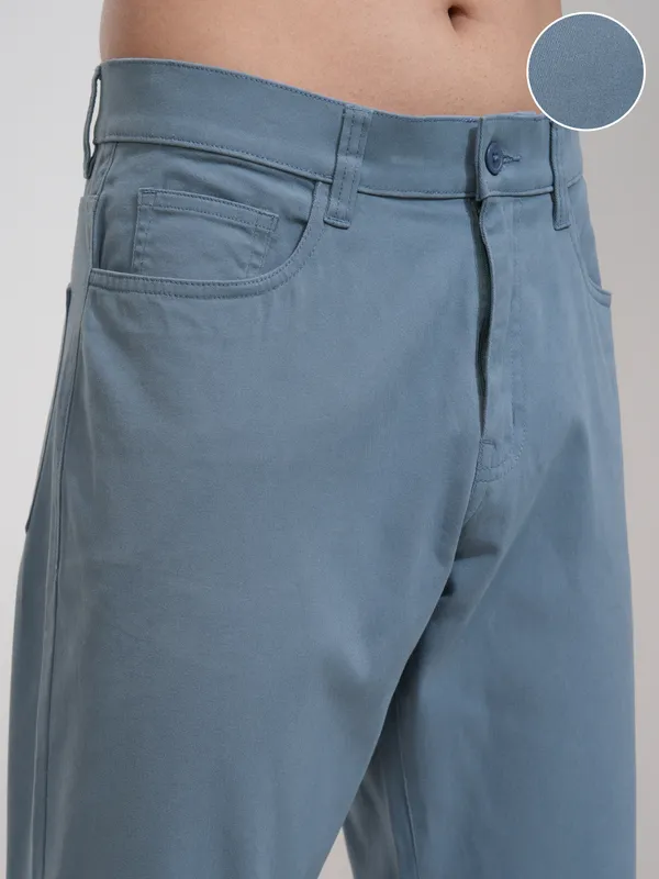 Highlander Men Blue Relaxed Fit Solid Casual Trouser