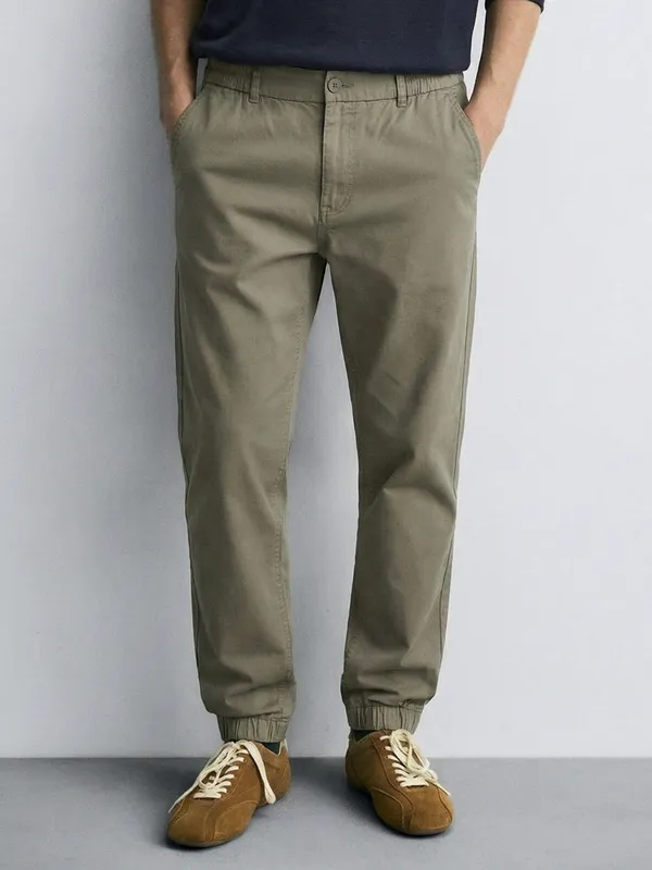 Highlander Men Green Slim Fit Solid Joggers