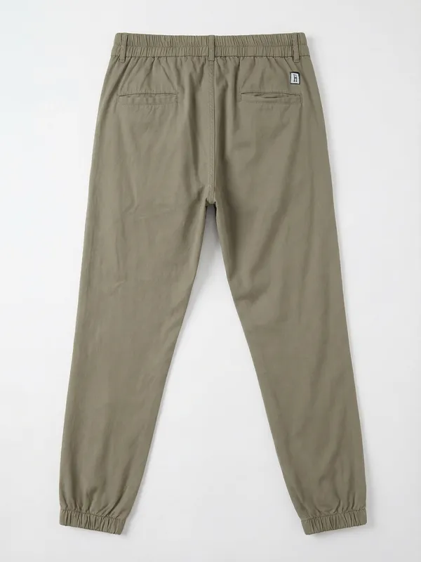 Highlander Men Green Slim Fit Solid Joggers