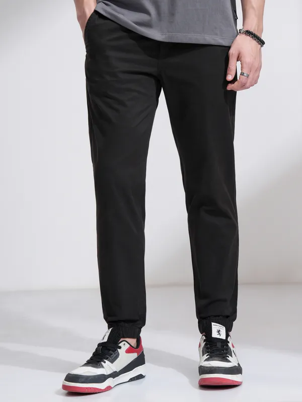 Highlander Men Black Slim Fit Solid Joggers