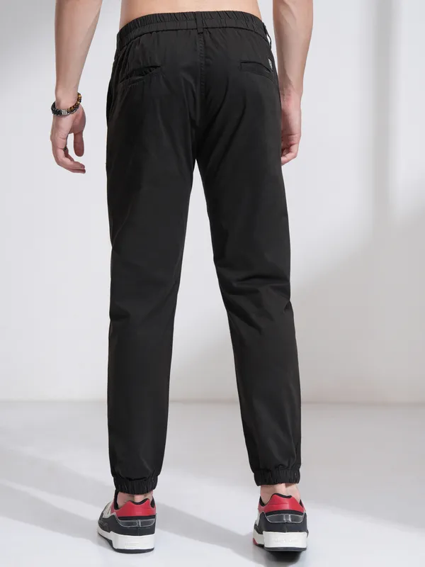 Highlander Men Black Slim Fit Solid Joggers