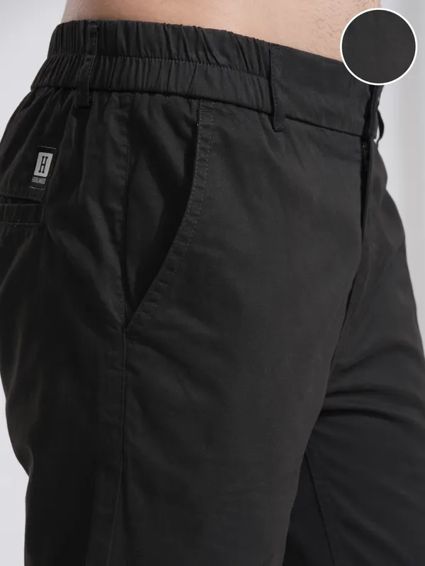 Highlander Men Black Slim Fit Solid Joggers