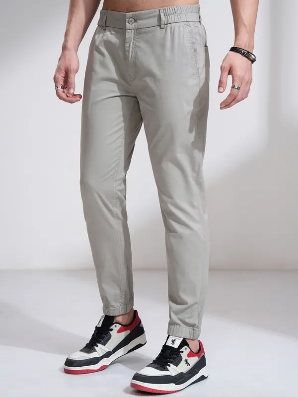 Highlander Men Grey Slim Fit Solid Joggers
