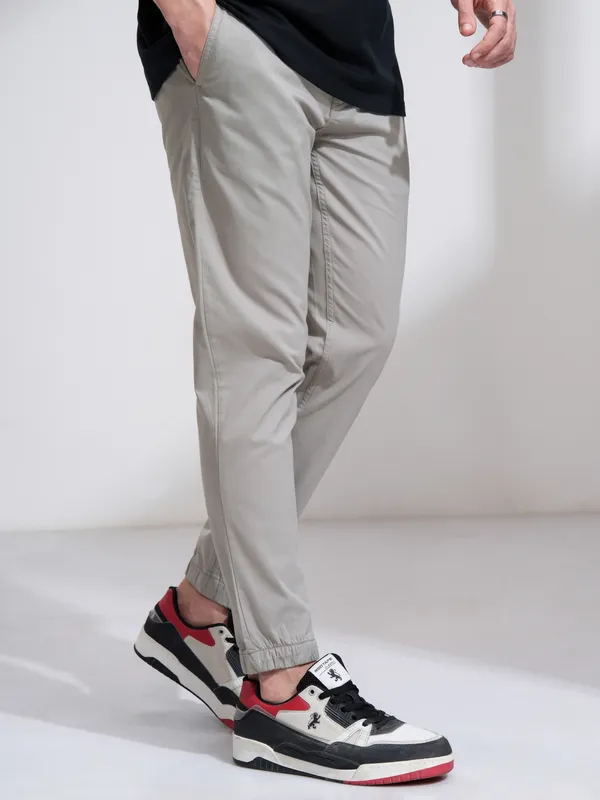 Highlander Men Grey Slim Fit Solid Joggers