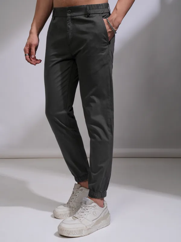 Highlander Men Black Slim Fit Solid Joggers