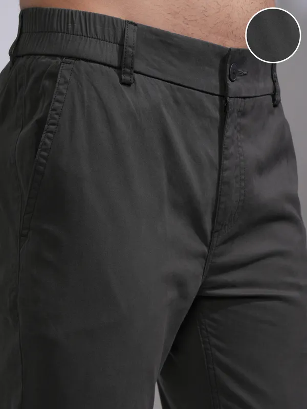 Highlander Men Black Slim Fit Solid Joggers