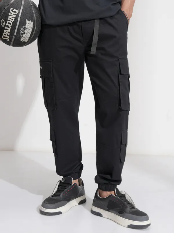 Highlander Men Black Relaxed Fit Solid Cargos